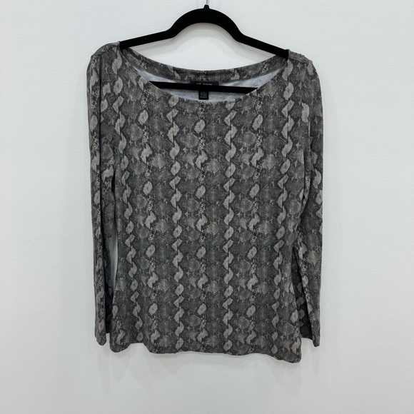 St. John Gray Black Python Animal Print Boatneck long sleeve Ladies blouse Top M - Picture 2 of 4